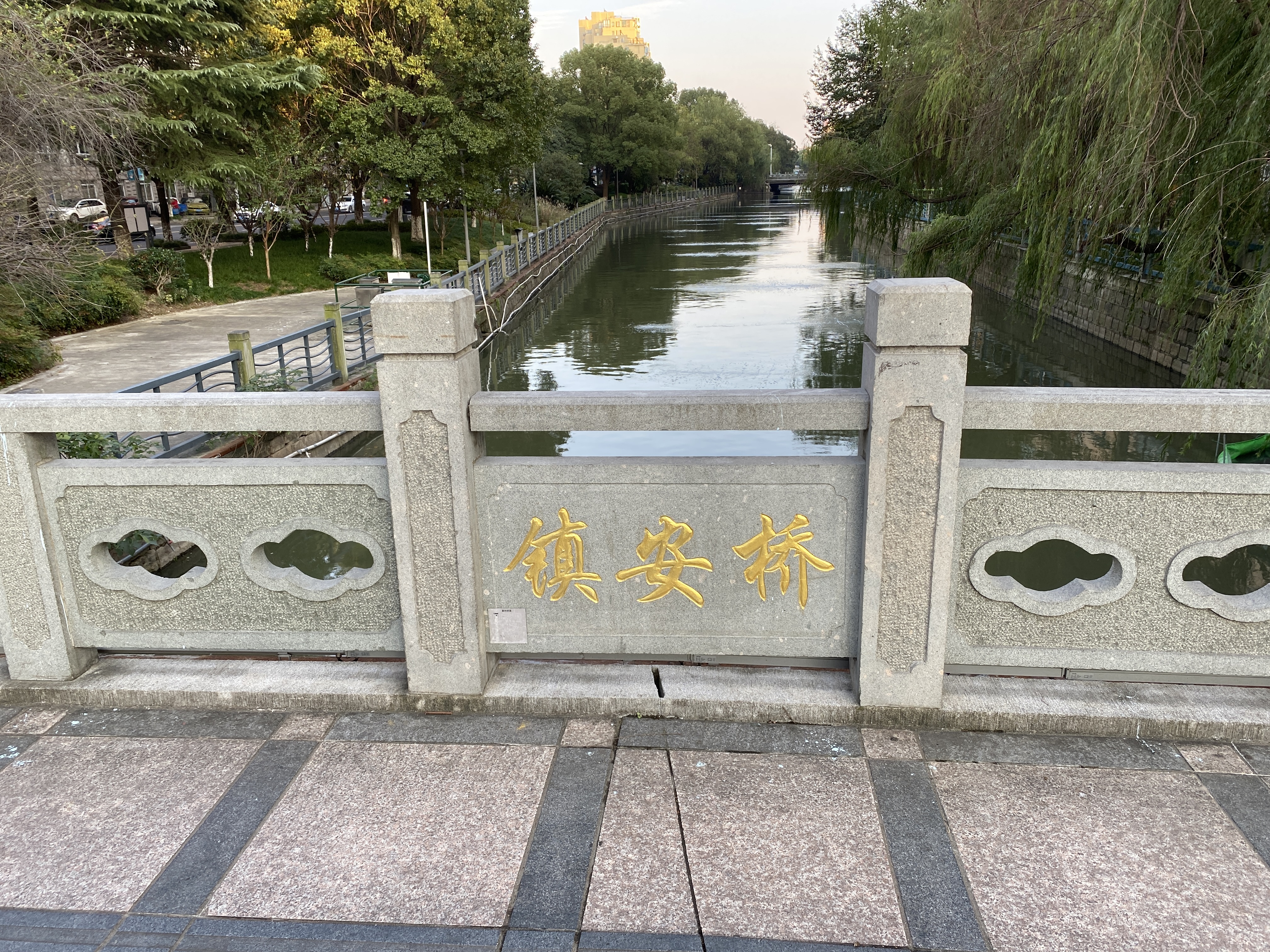 逛到宁波江东的镇安街了，这条熟悉的小路你真的了解吗？