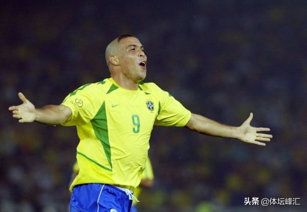 足球中的外星人,疯狂的外星人的外星人是谁演的