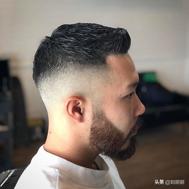 男士周边光发型,男士什么样的发型看起来阳光