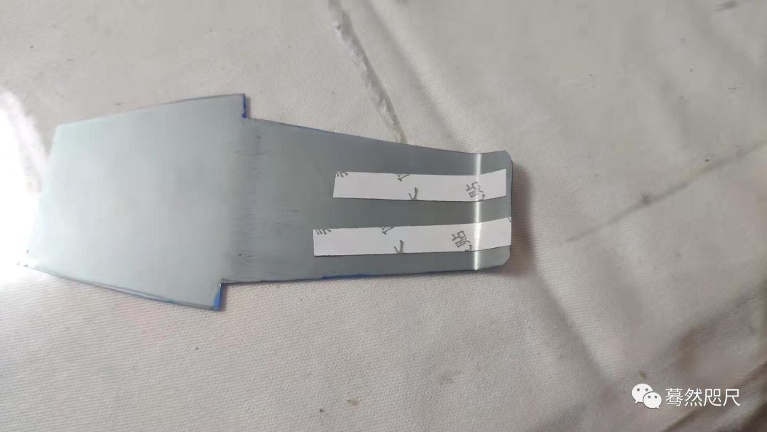 d76黑白胶卷冲洗经验,暗房洗胶卷用什么颜色灯