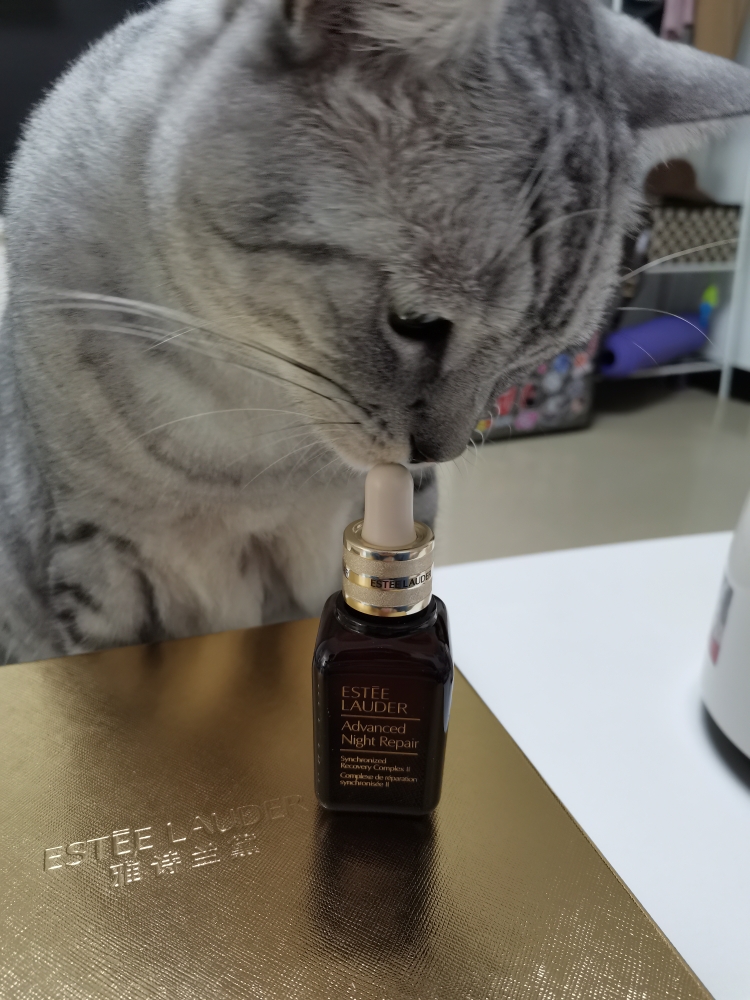 雅诗兰黛小棕瓶的精华抗衰老,雅诗兰黛小棕瓶是修护精华吗