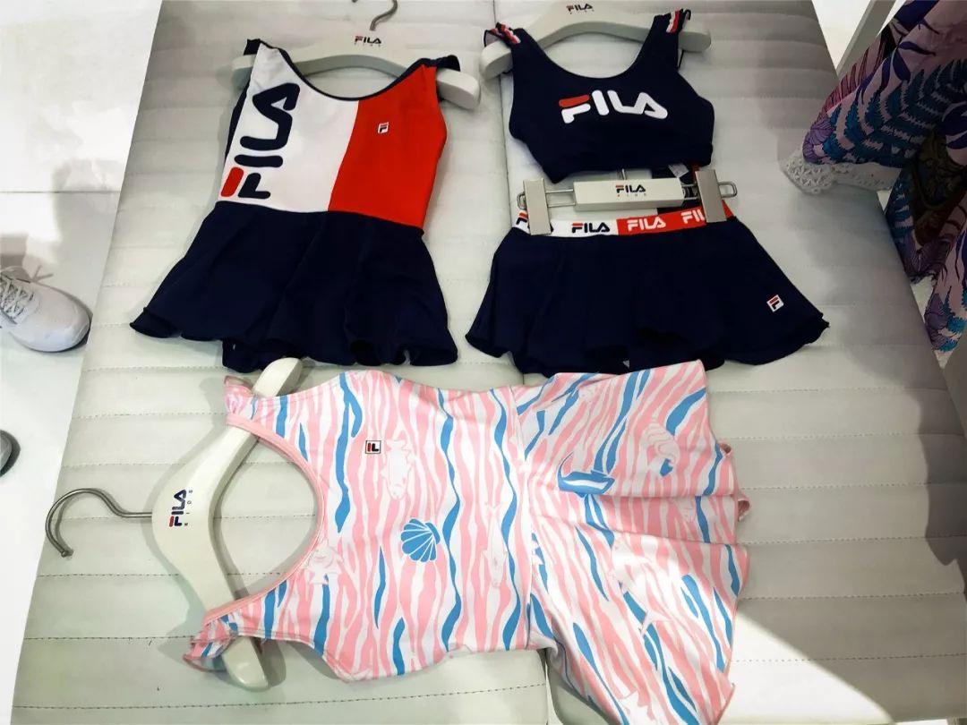 儿童泳衣买哪种最好,泳衣测评儿童10岁左右