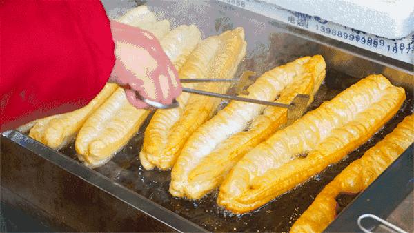 天津特色小吃被称为津门三绝 (天津风味小吃中的三绝之一)