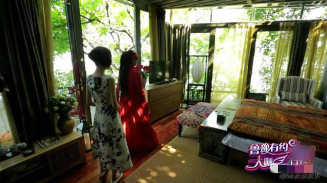 杨丽萍在洱海的太阳宫价值多少钱,洱海杨丽萍太阳宫旁边的卢氏豪宅