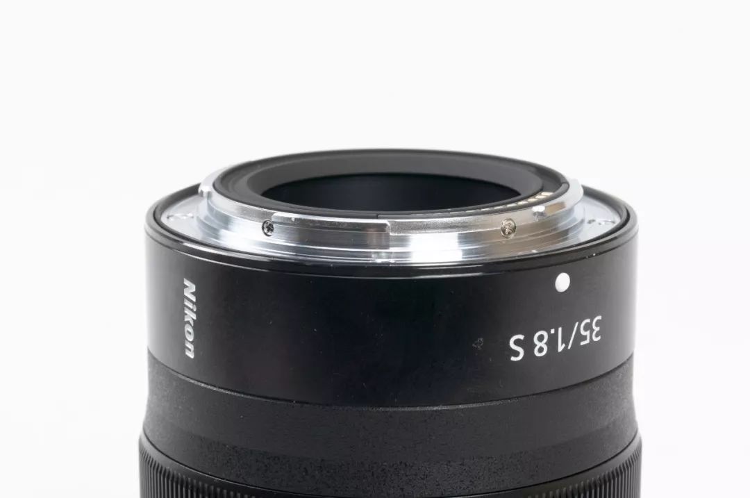 尼康35mmf1.4z卡口镜头质量如何,尼康z50配35mm1.8