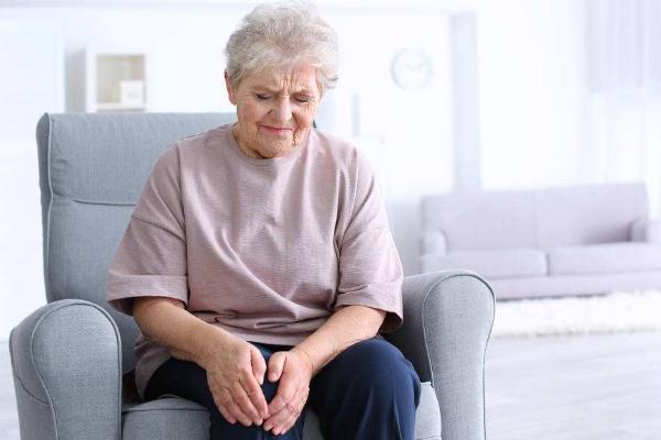 中医说：在家按这几个穴位，帮助滑膜炎、快速止痛、通络！