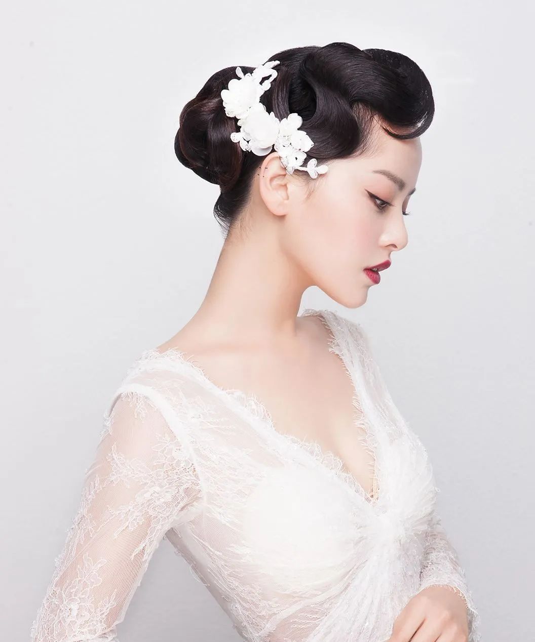 新娘妆容发型图片,新娘妆容教程和简单发型