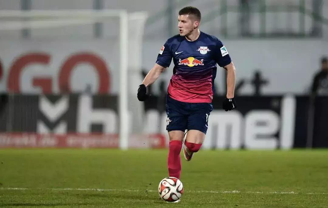 「萨拉将」雷比奇：球探报告，数据比较，评分等…