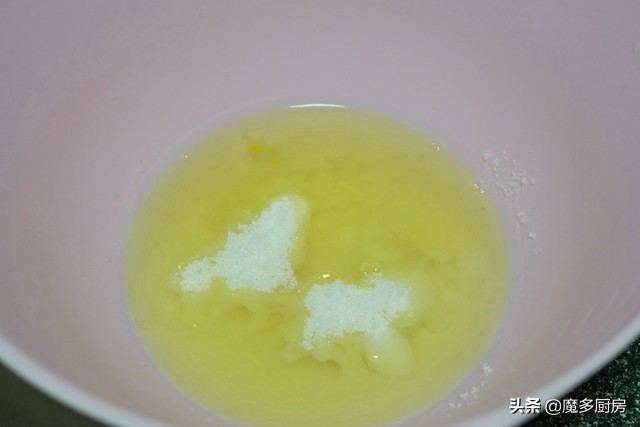 超级简单的奶油蛋糕做法无烤箱,戚风奶油蛋糕的制作全过程