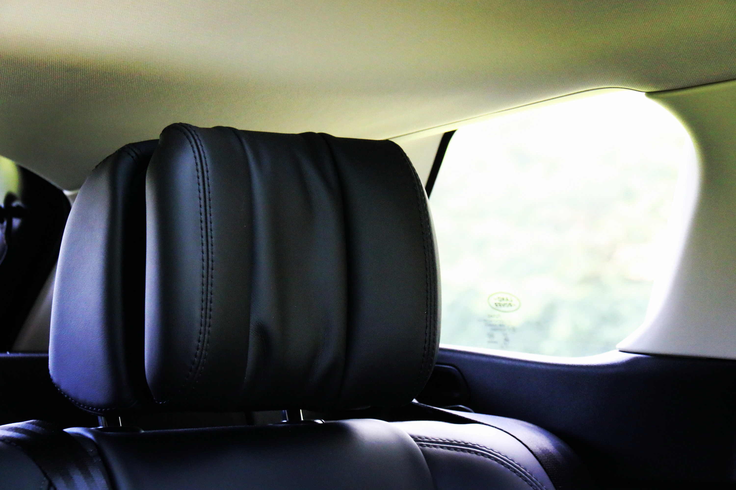 路虎揽胜极光l怎么样值得购买吗,2022路虎揽胜极光l值得买么