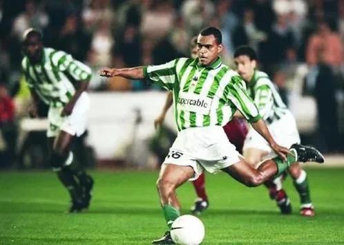 实况足球绿茵精选,实况足球2020绿茵传奇怎么编辑