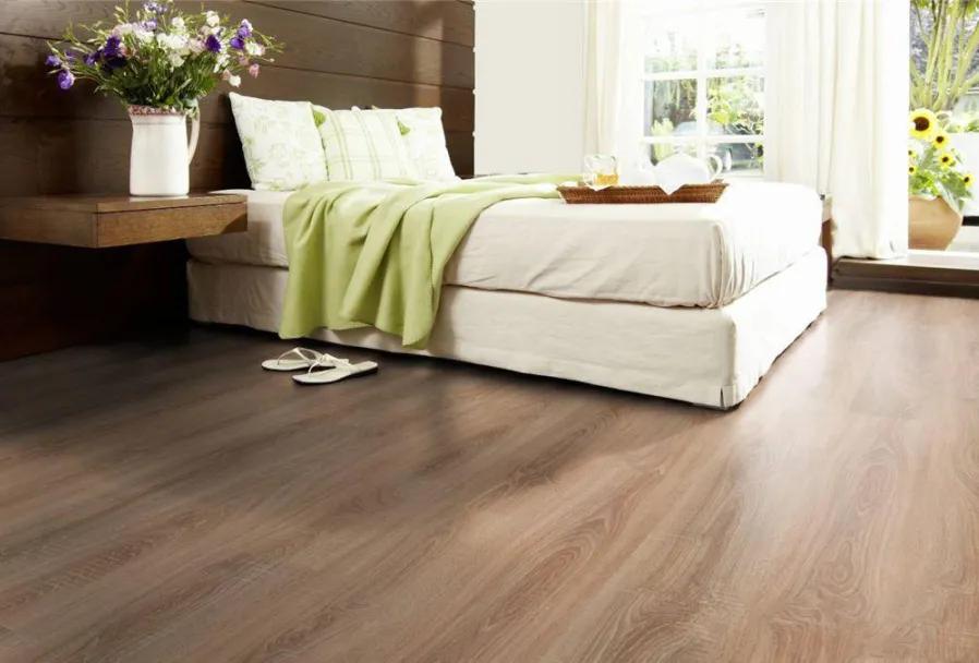 木地板划痕修复可以用砂纸打磨吗,木地板上的黑色划痕印怎么去除