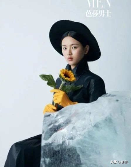 杨超越的眼睛大而无神,杨超越眼神空洞