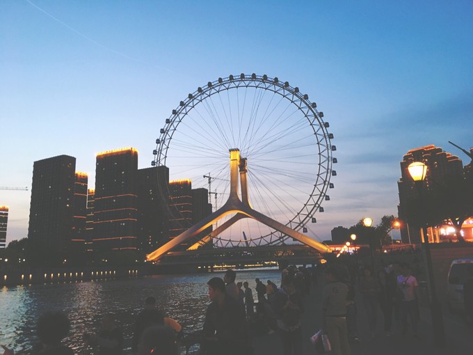 踏上单车，穿梭在天津的大街小巷