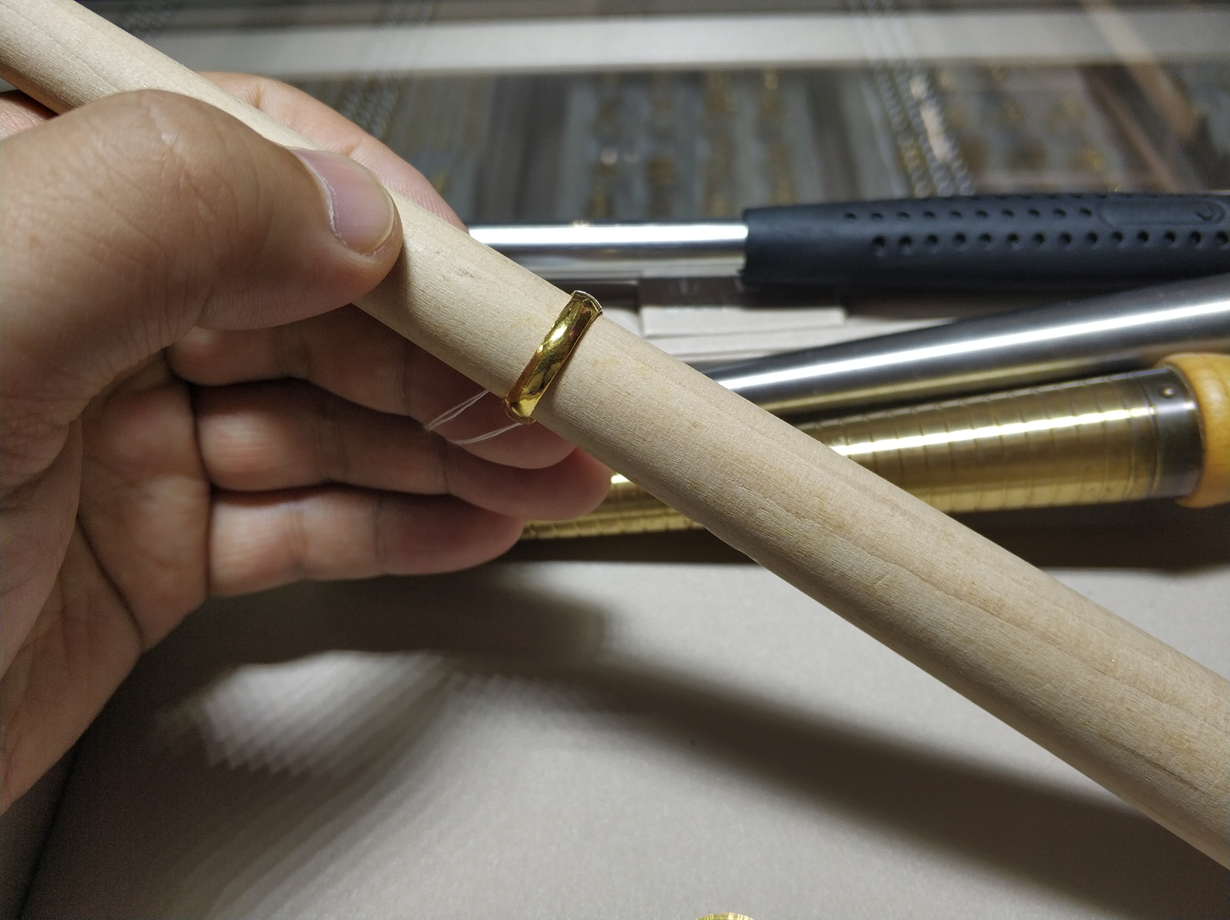 钻戒圈口改小对钻戒有影响吗,钻戒圈口大了怎么改会不会少金