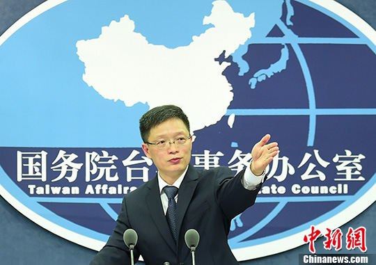 东南评论:卖力打“战争牌”,*进党民**当局在末路狂奔,政治算计不敌主流*意民**,台湾网友骂翻