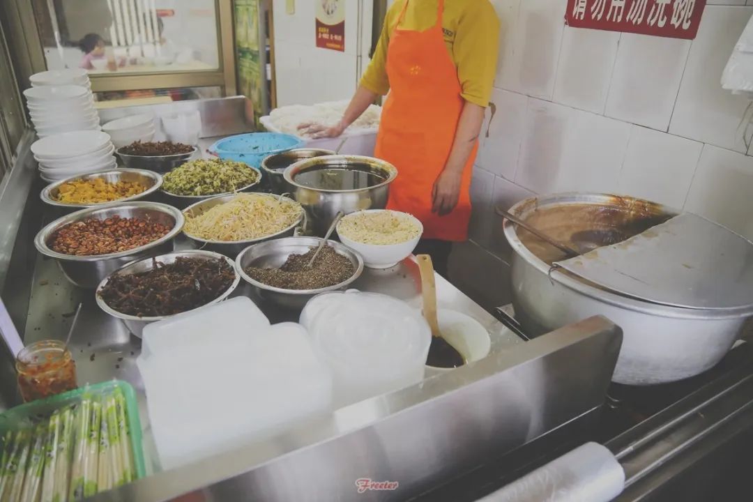 这碗粉说不上哪里好，但就是谁也替代不了...