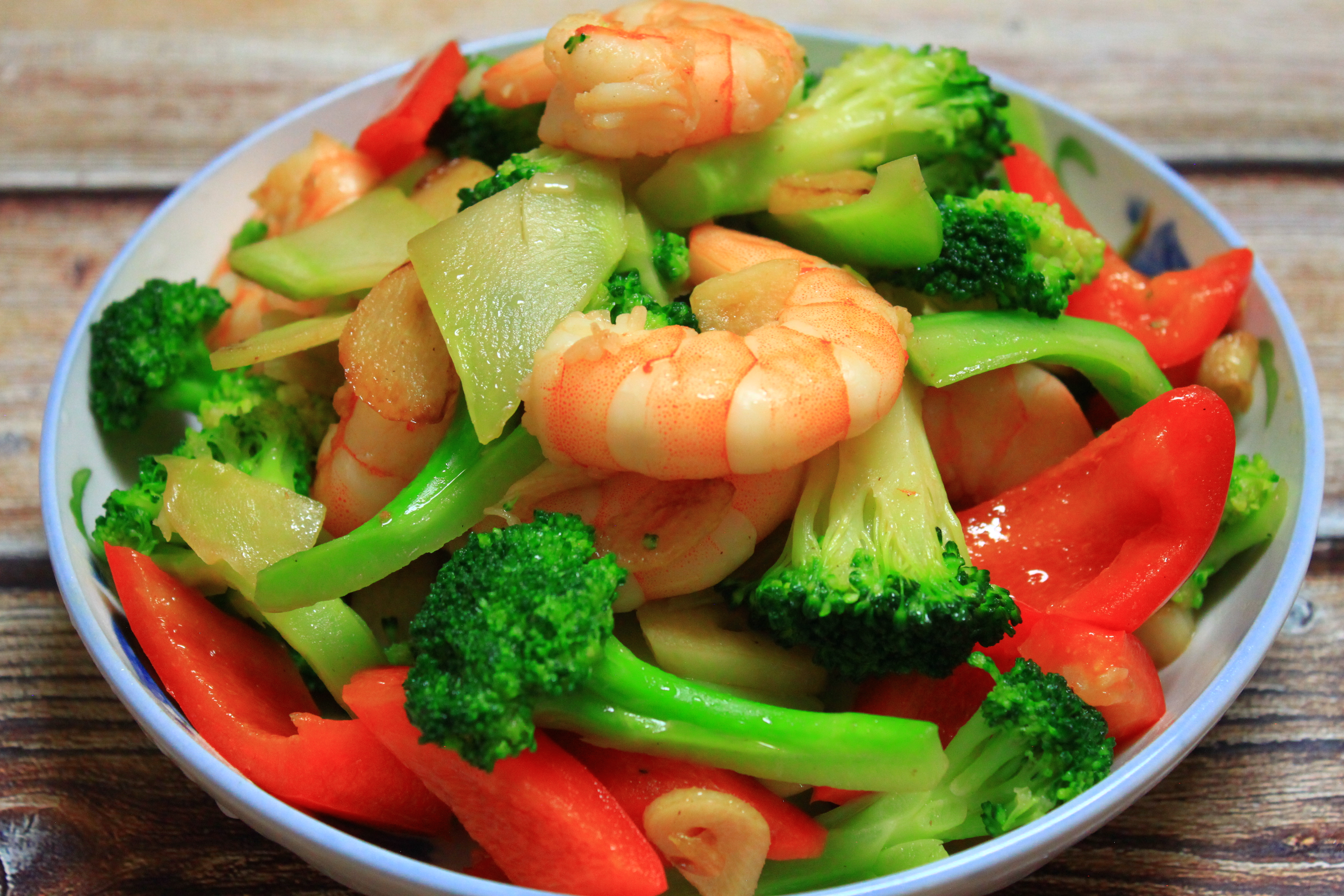 二次感染来袭，建议中老年人：少吃猪肉羊肉，多吃5样，助力恢复