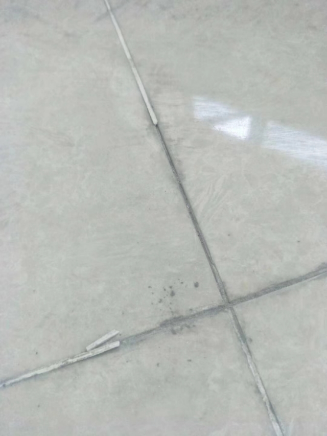 做美缝和不做美缝地砖缝隙的大小,美缝瓷砖缝要处理到什么程度