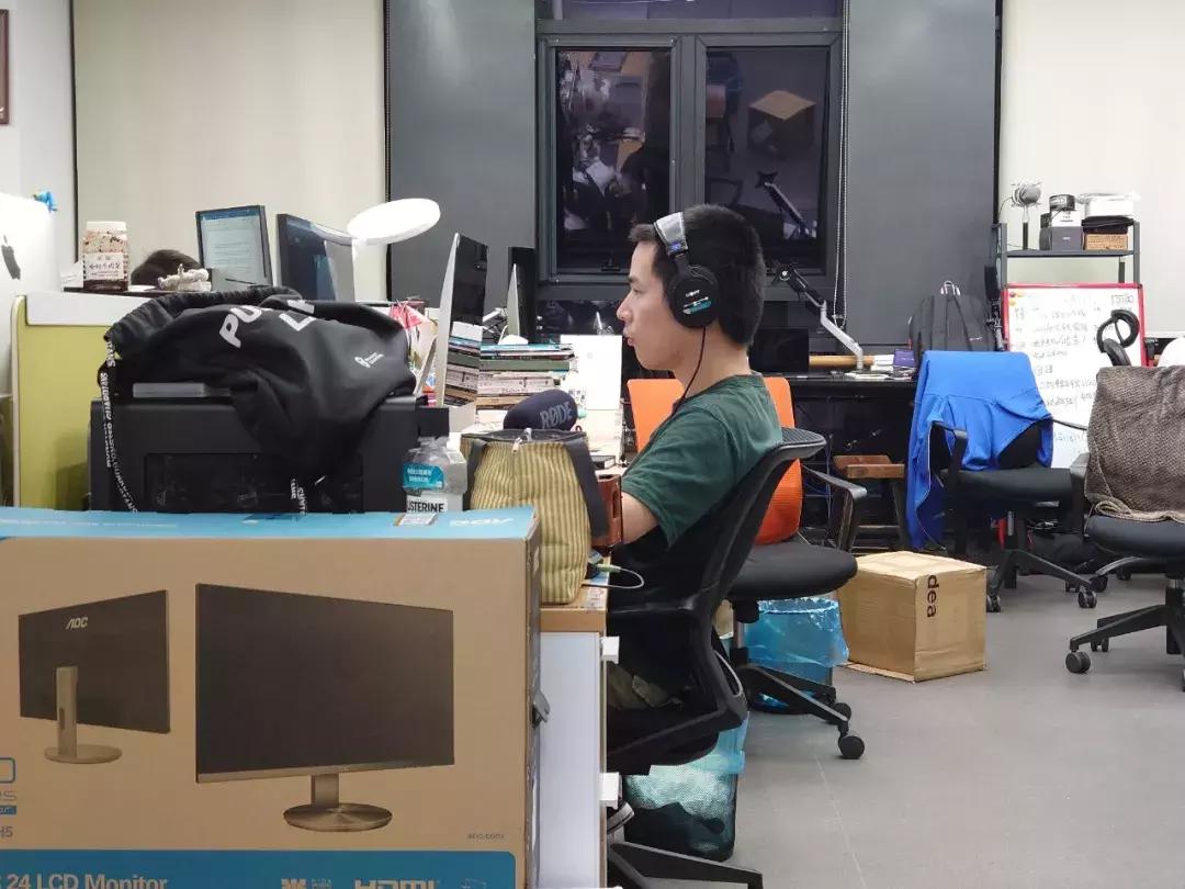 2699元的索尼手机,索尼5999元相机