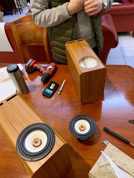 昔有惠威引风骚，今日莞音再掀HIFI发烧风潮，学弟学妹DIY音箱忙