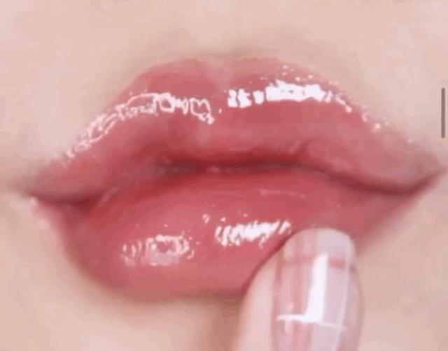 为什么感觉自己妆淡更好看,为什么感觉自己的妆上镜不好看