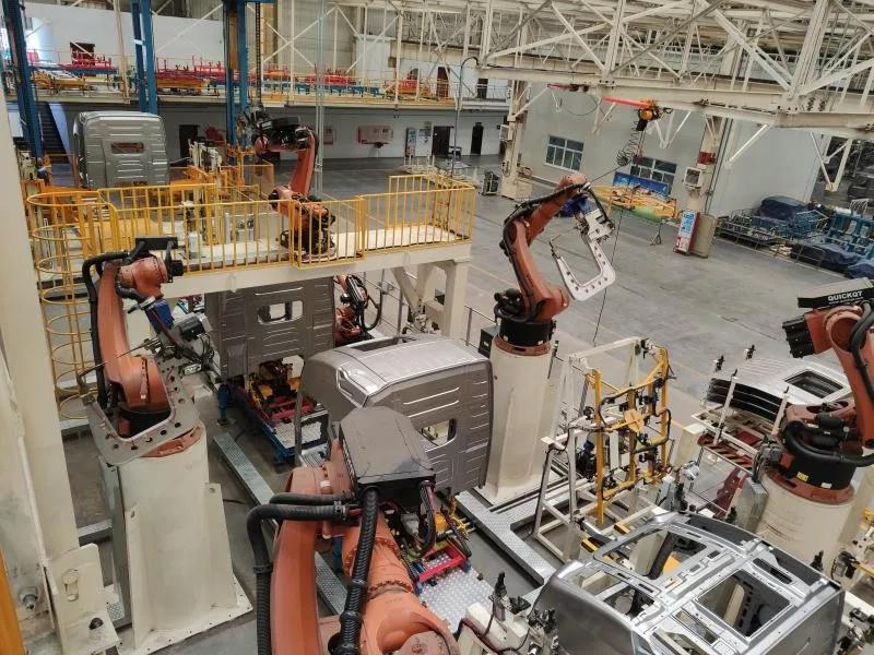 全国首家自主研发机器人,元创机器人