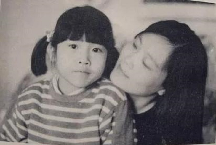 5年连生3胎，长相平平的陈婷凭啥成为张艺谋最后的女人？