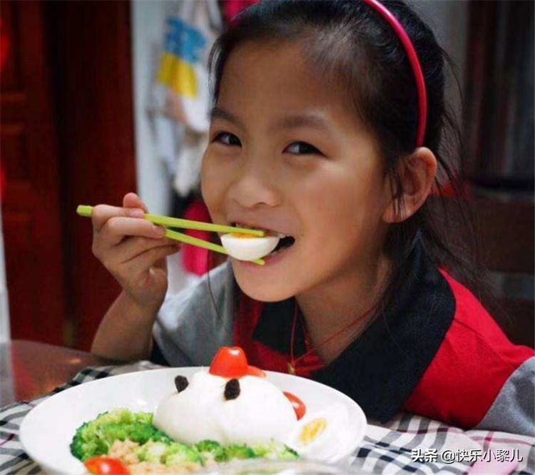儿童早餐一杯豆浆一个鸡蛋合理吗,孩子每天早上吃鸡蛋喝牛奶好不好