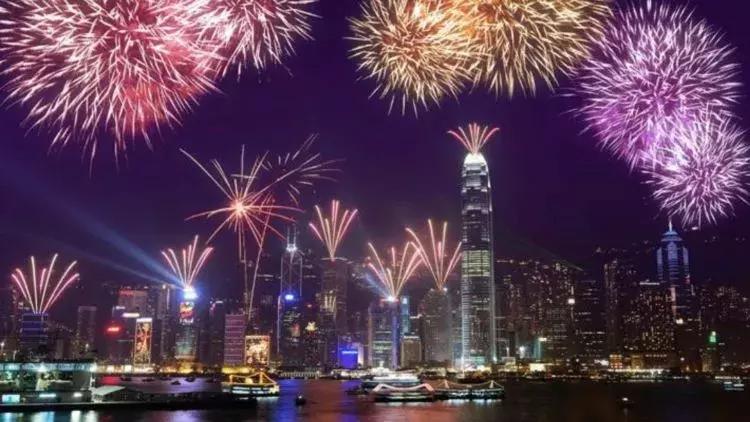 美翻了！过年到香港看烟花，23888枚闪亮夜空！还有……