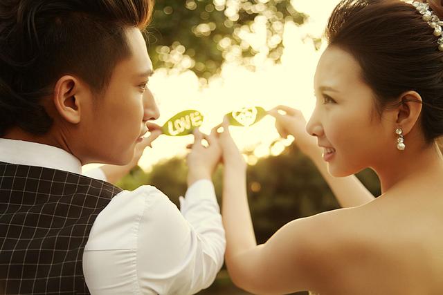 2023年下半年最流行的婚纱照风格,2022婚纱照流行风格150小个子