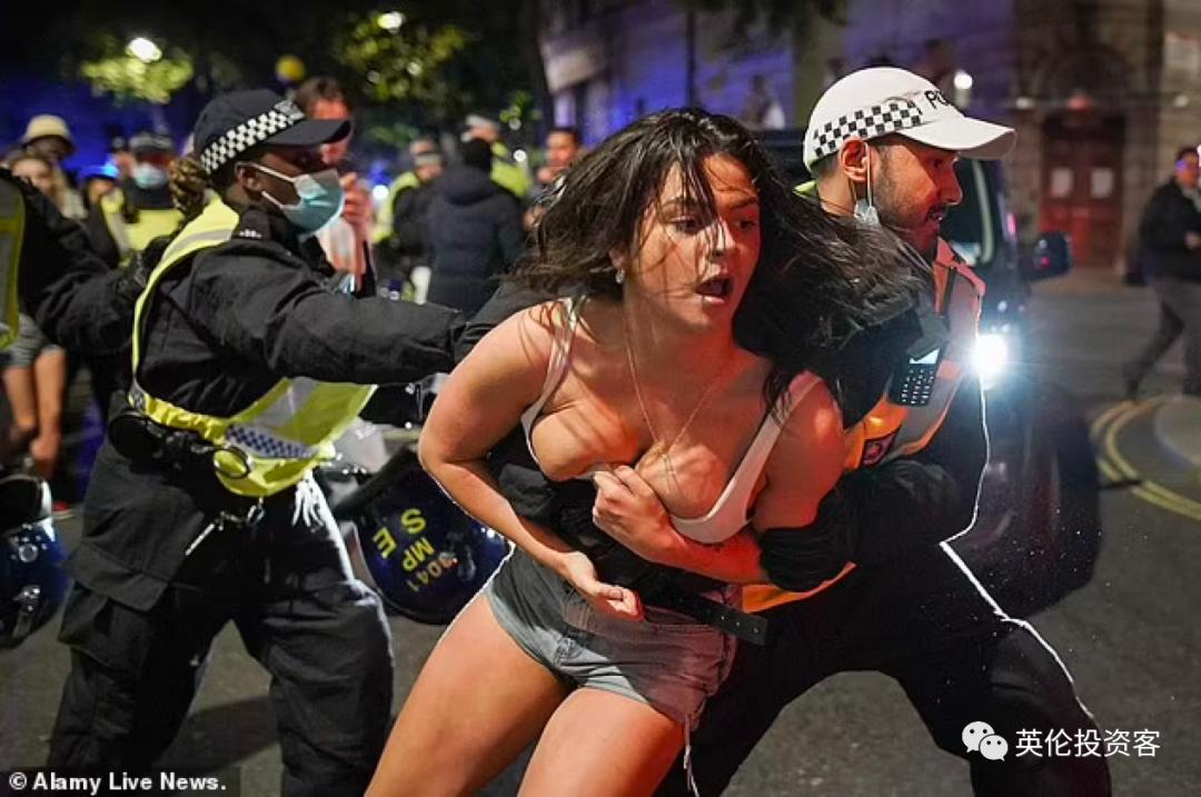 鑻辨牸鍏拌繘鐞冨悗3涓囧悕鐞冭糠鐤媯搴嗙,2018涓栫晫鏉嫳鏍煎叞鐞冭糠鐙傛