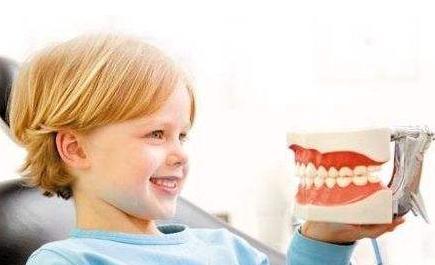 婴儿出生自带的牙齿,有些宝宝一出生就有牙齿