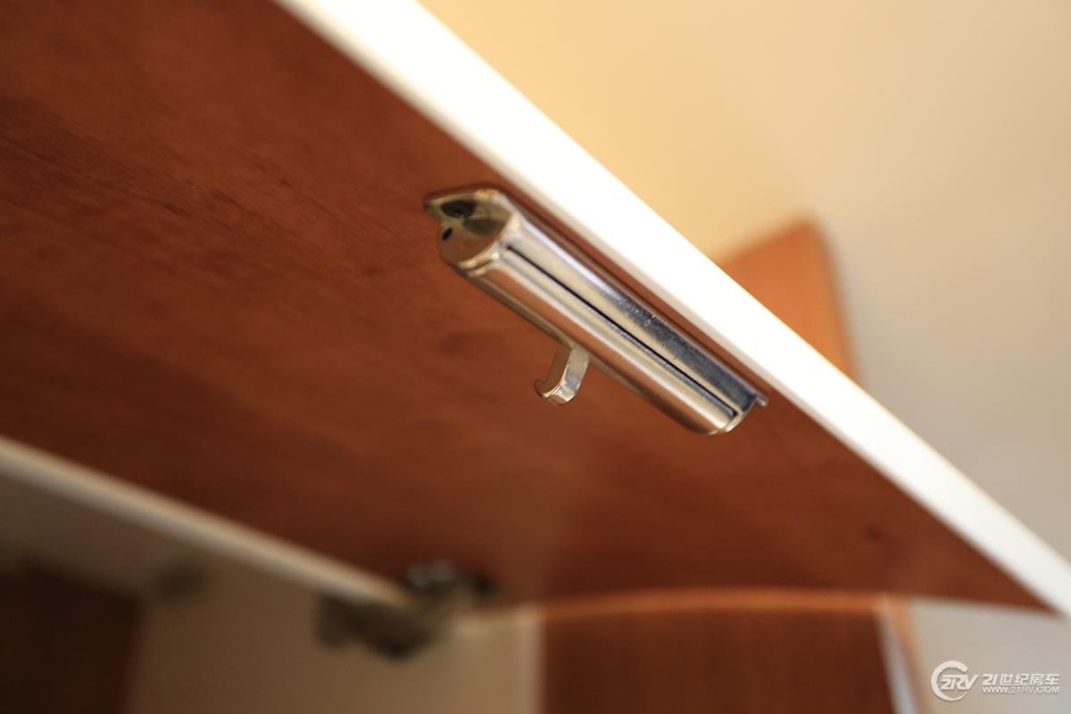 同级别房车谁敢跟它比轻量化！实拍亚特plasy631房车