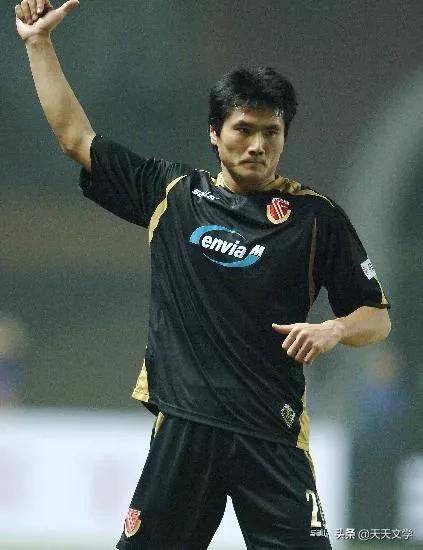 足球运动员邵佳一,中国的贝克汉姆