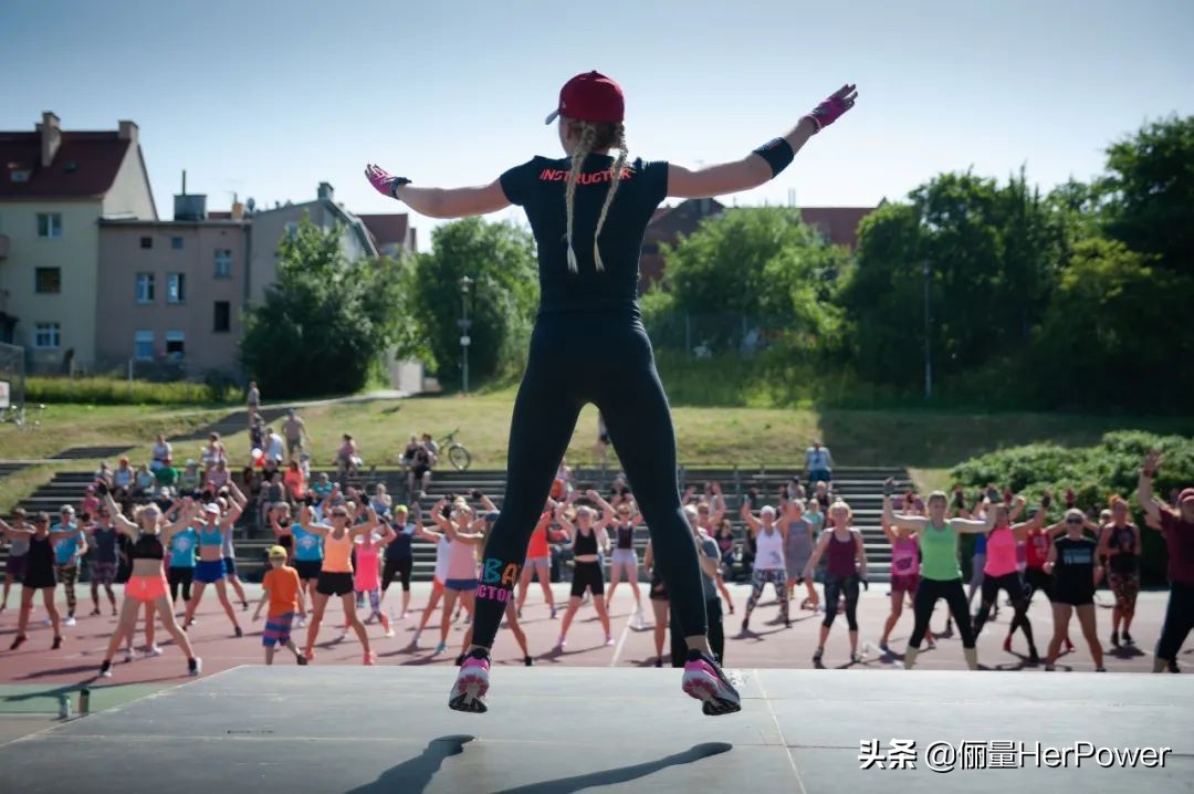 跑马拉松是怎么坚持下来的,普通人跑马拉松的害处