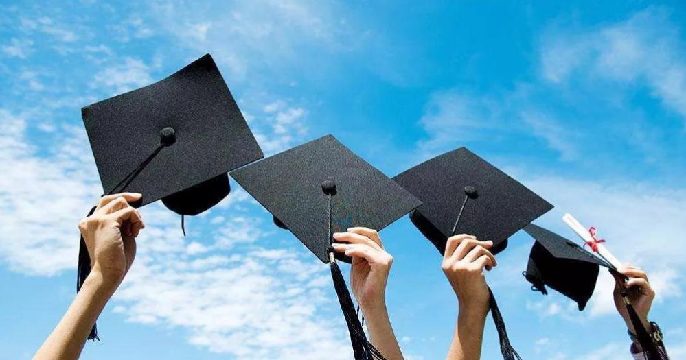 西安外国语大学工商管理就业前景,计算机和工商管理哪个就业前景好