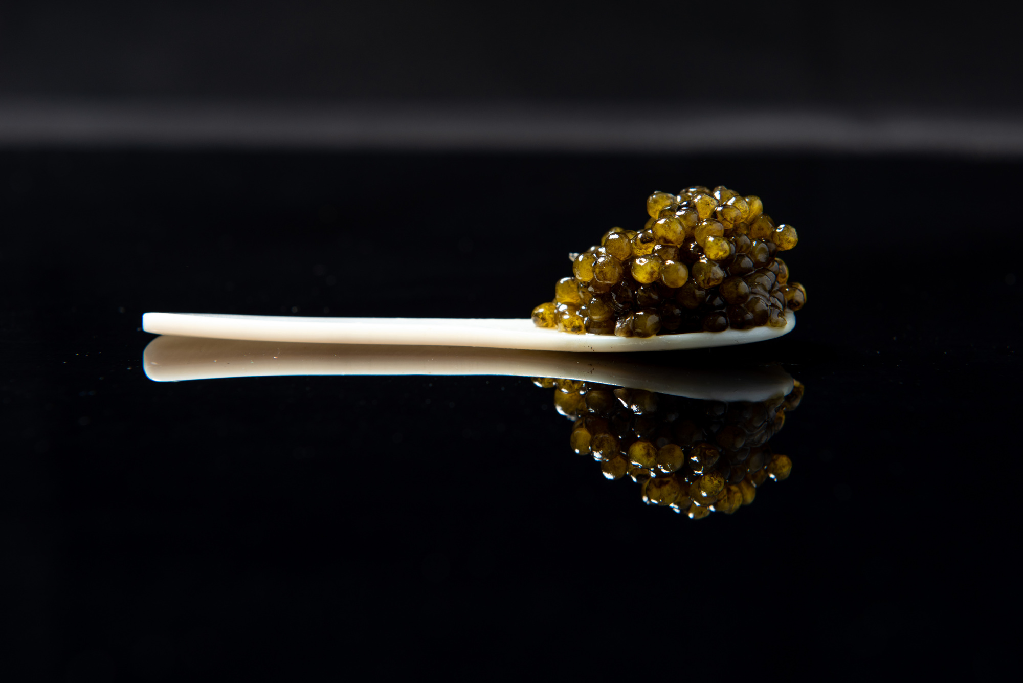 真正的鲟鱼子酱在家怎么做,鲜鲟鱼子酱