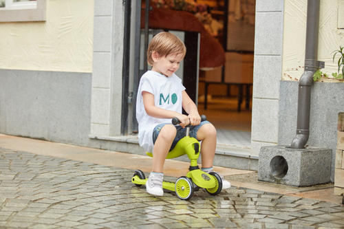 孩子思维活跃但是很难静下来,天生活跃的宝宝能静下来读书吗