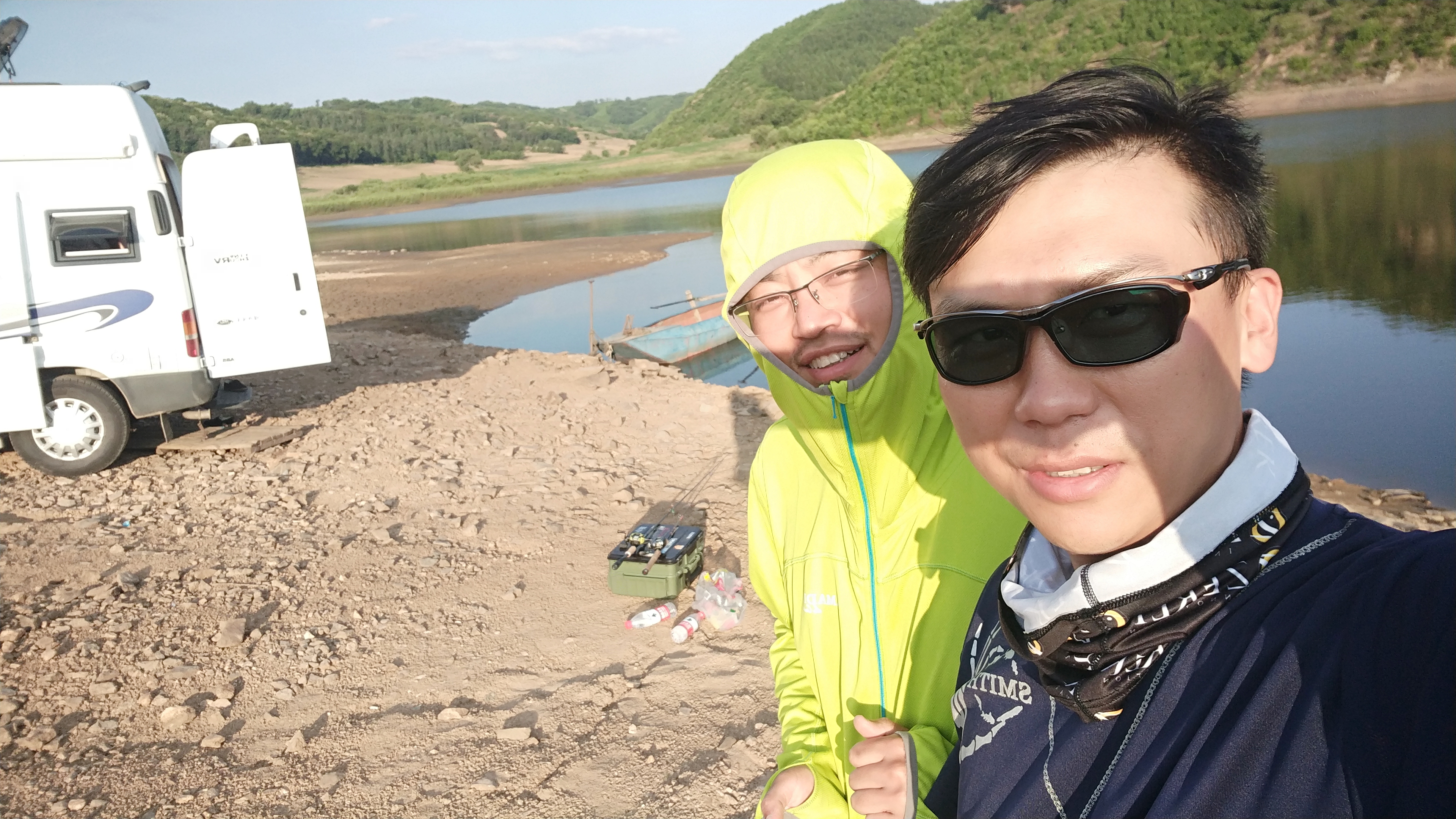 很惬意的路亚钓鱼,房车路亚野钓