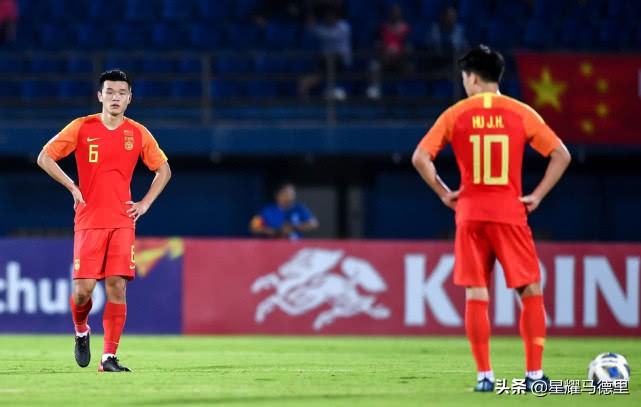 比无缘奥运更绝望！国奥1场4次业余级失误，角球开出界+乌龙助攻