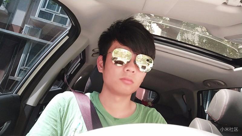 直击高端太阳眼镜*力暴**行业，小米这次再当“搅局者”