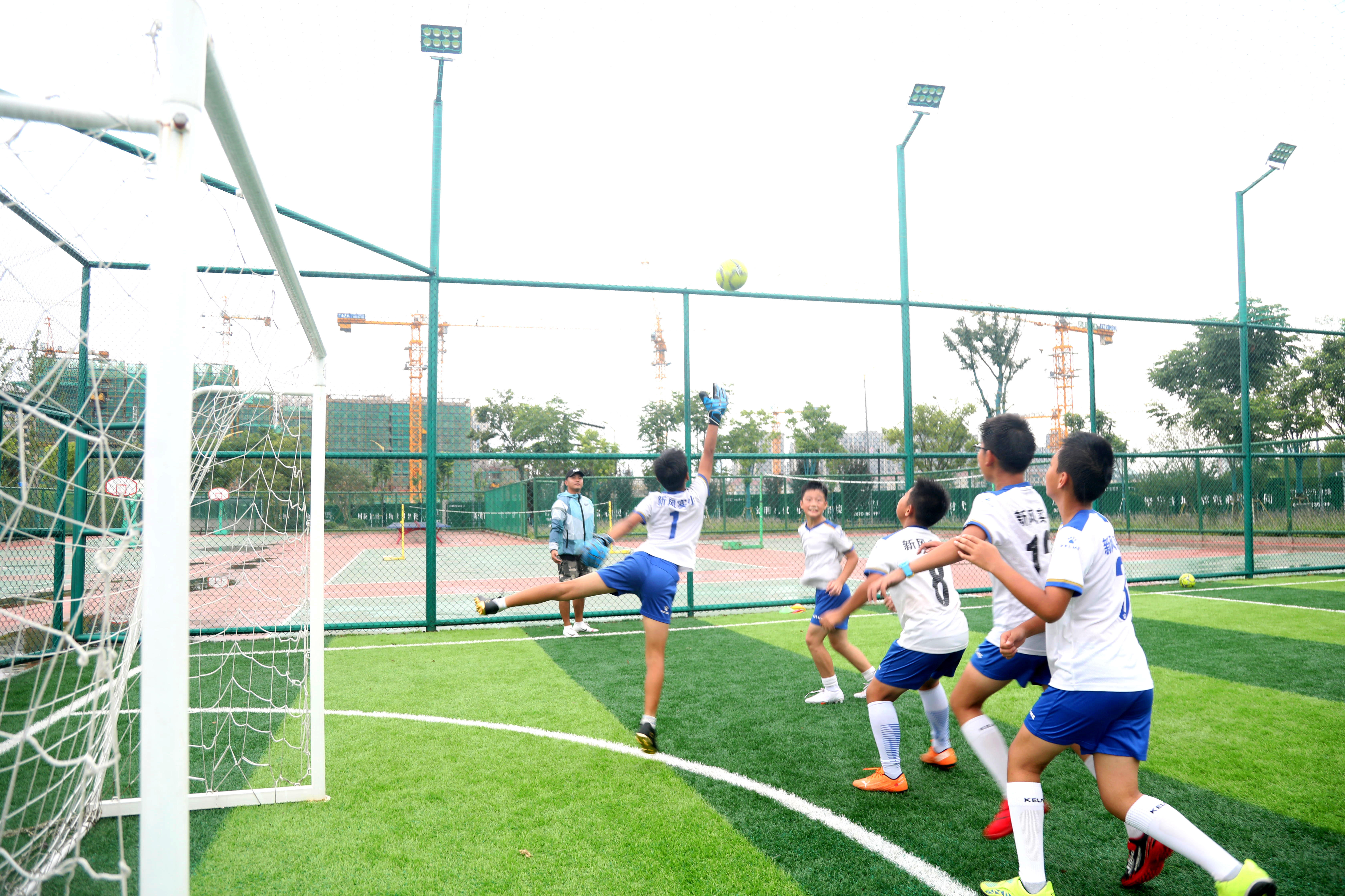 足球小将训练汗如雨下,足球小将汗如雨下