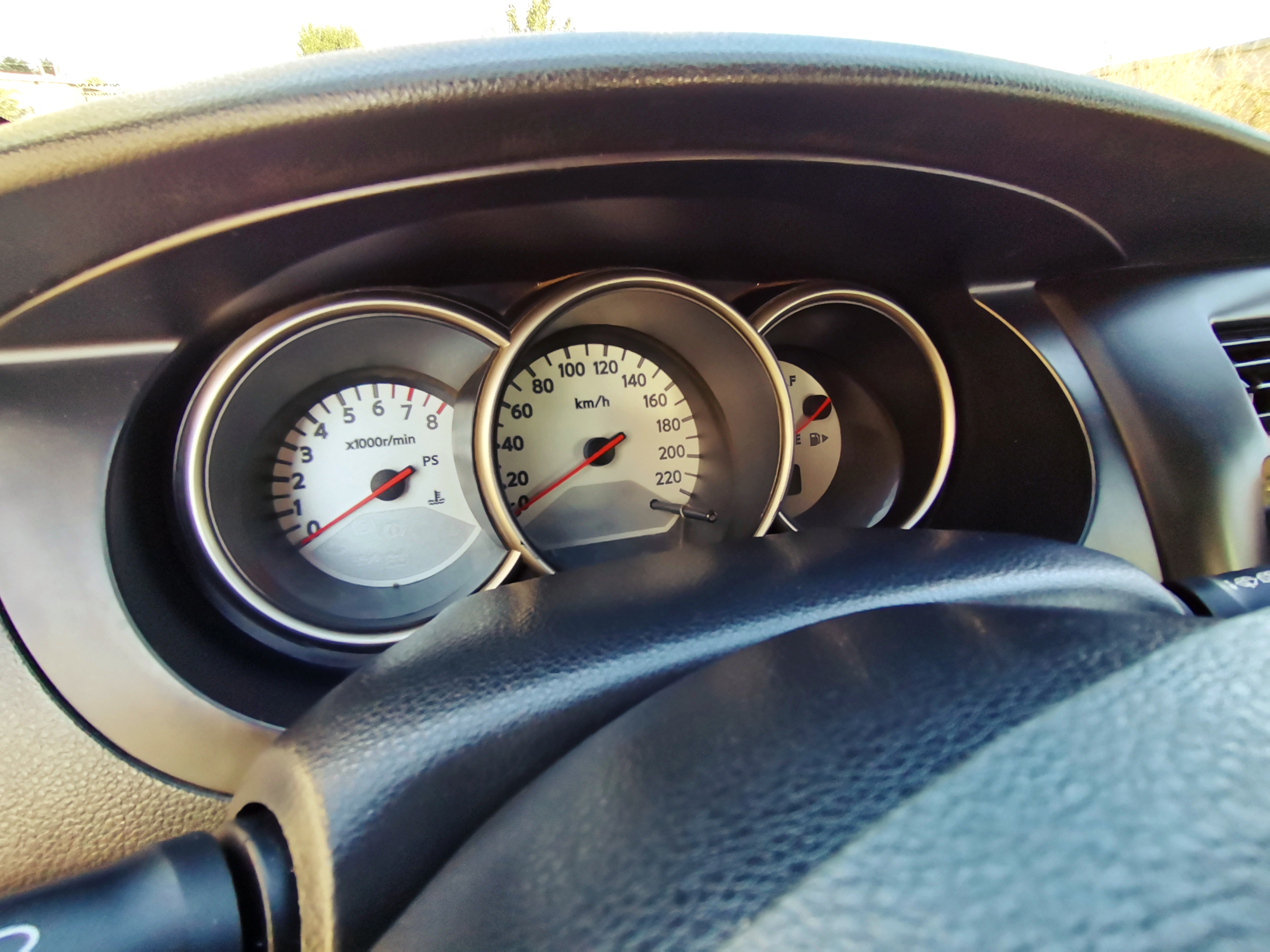 日产骊威2010落地价多少钱,10年日产骊威手动全能