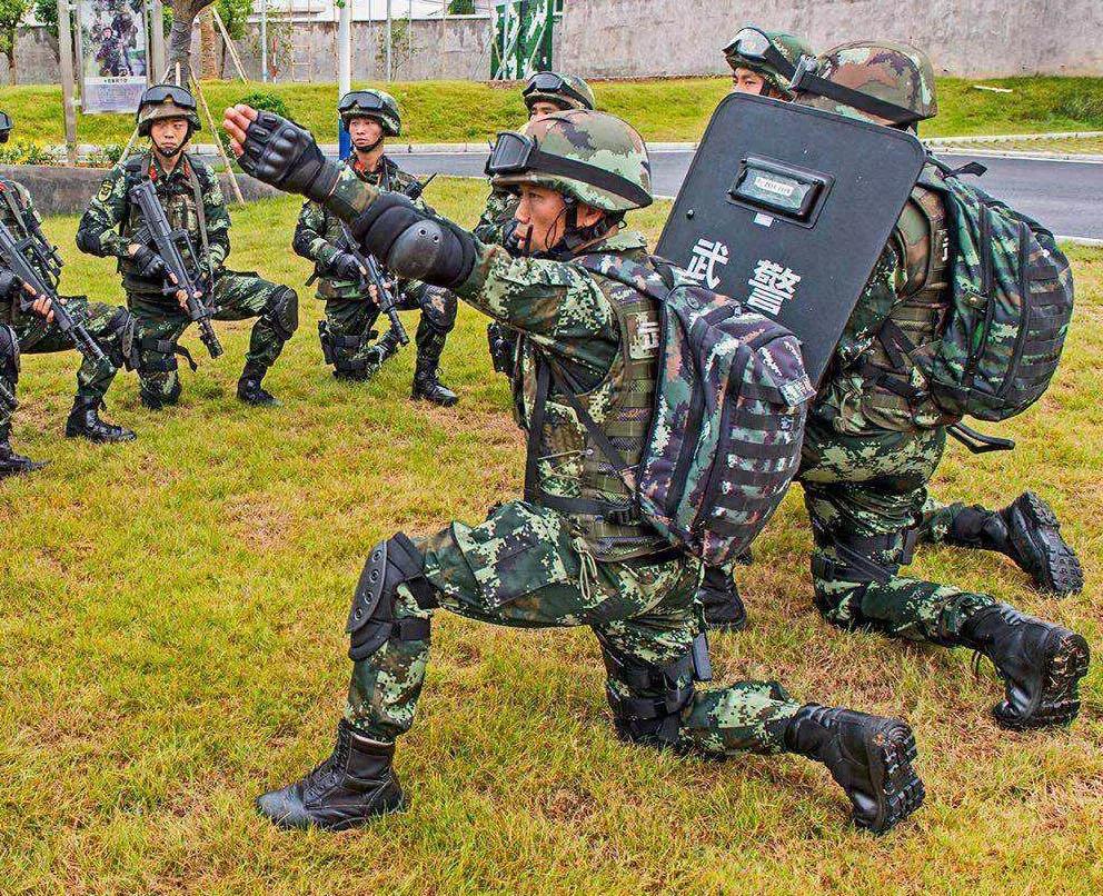 一双好的作战靴,一双作战靴多重