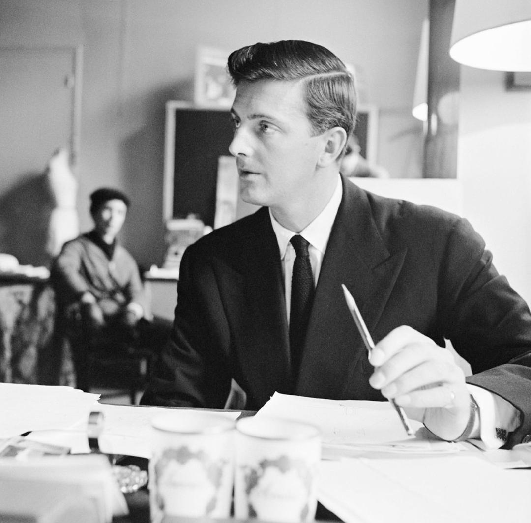 那个给Chloé设计出小猪包的设计师居然被Givenchy炒鱿鱼了