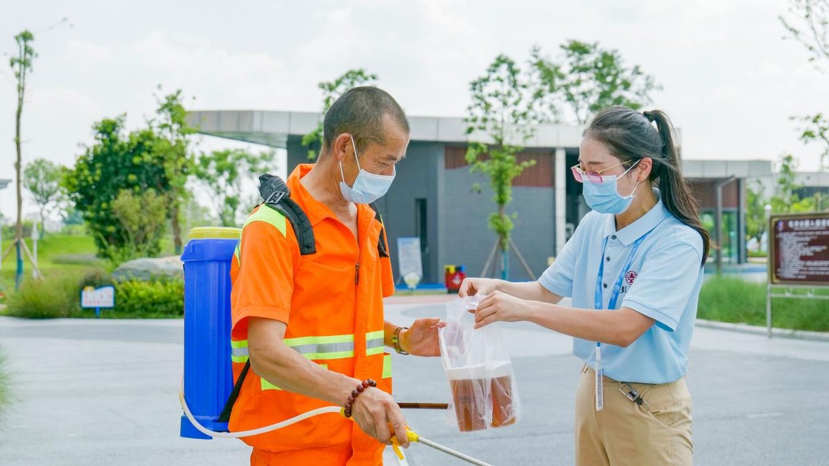 彭祖山公益行丨为城市建设者送去一份关爱
