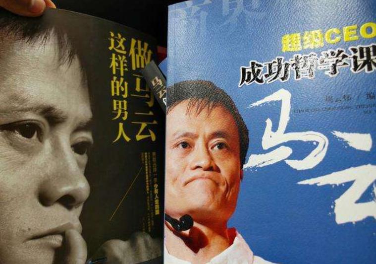 这个蓝白阿姨的表情包是怎么火起来的？