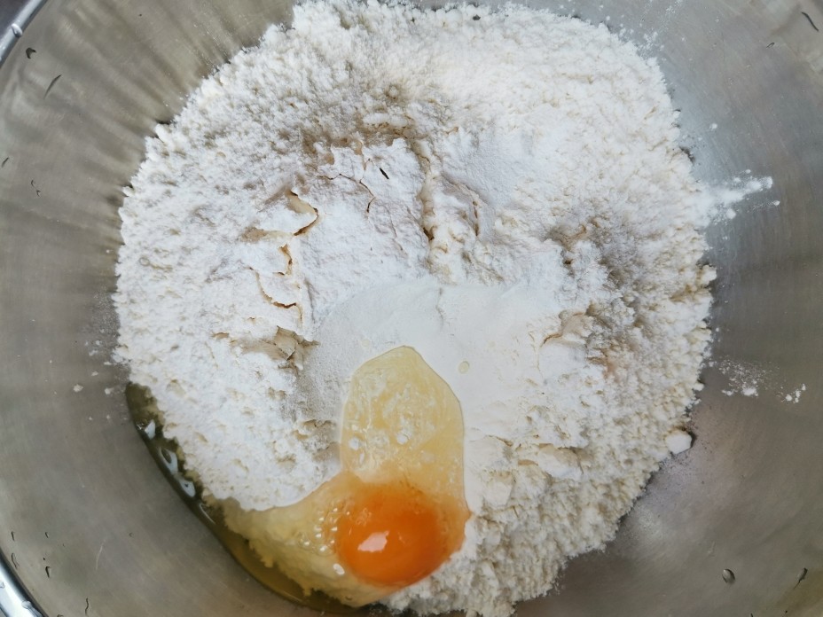 如何炸油条又脆又蓬松配方,家庭版炸油条怎样做才好吃窍门