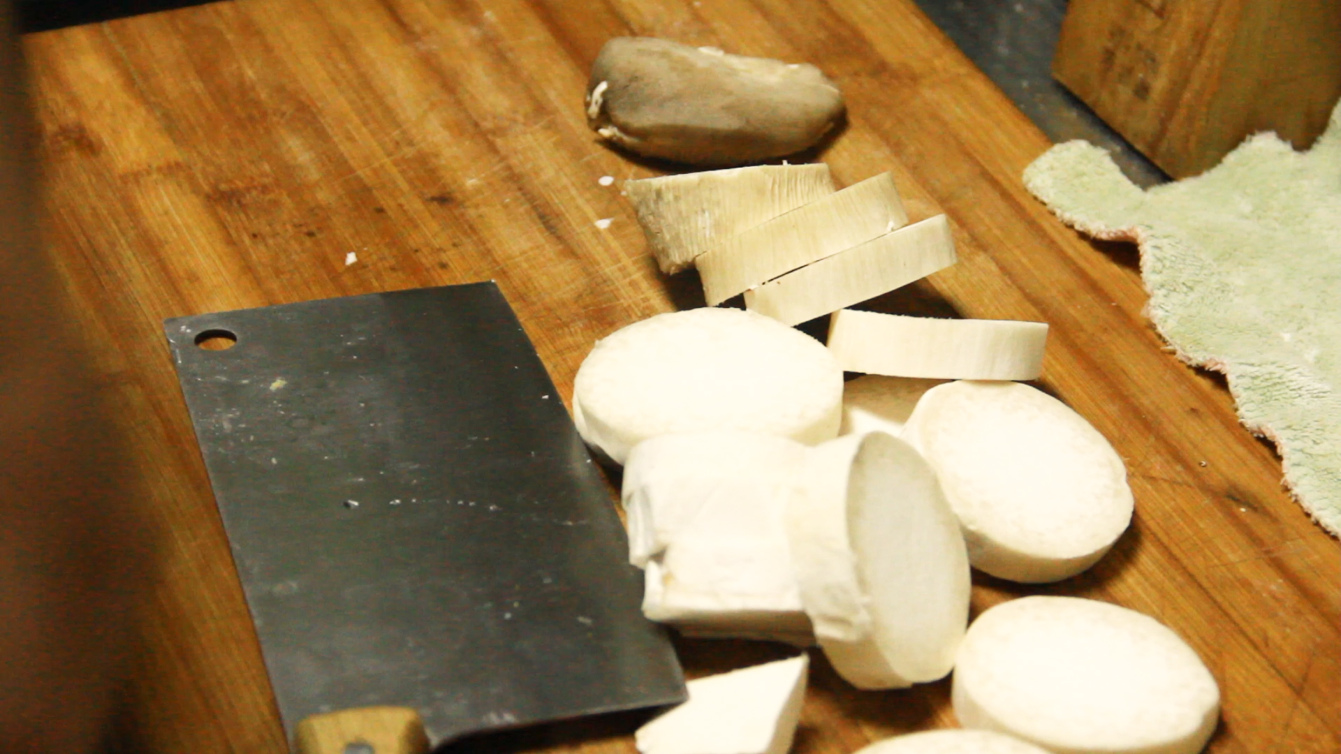 鸡翅根为什么做出来很腥,红烧鸡翅根做法味道超棒一看就会